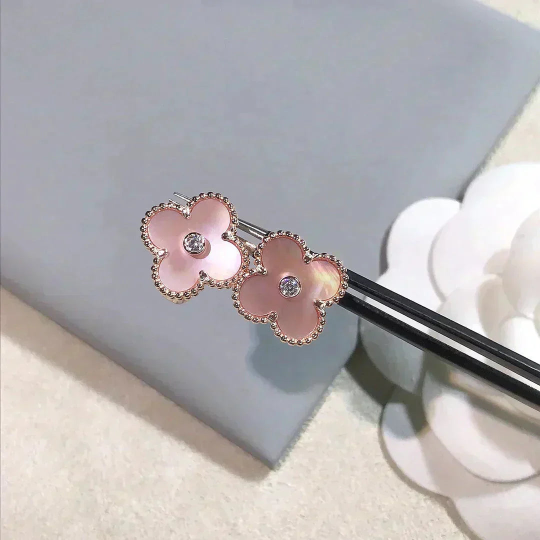 [Lunabriance]CLOVER MEDIUM 1 MOTIFS  PINK MOP DIAMOND EARRINGS