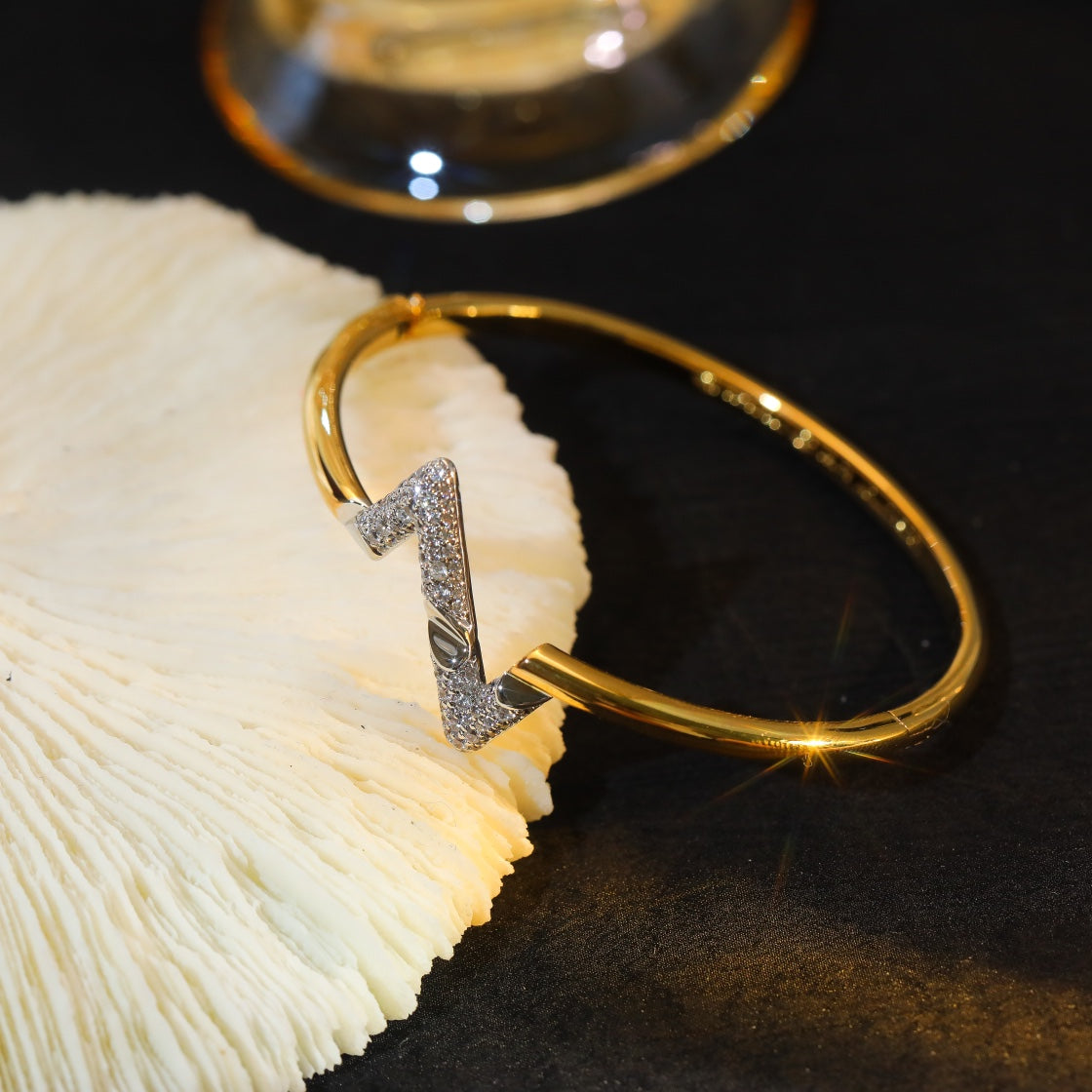 [Lunabriance]VOLTE UPSITE DOWN GOLD DIAMOND BRACELET