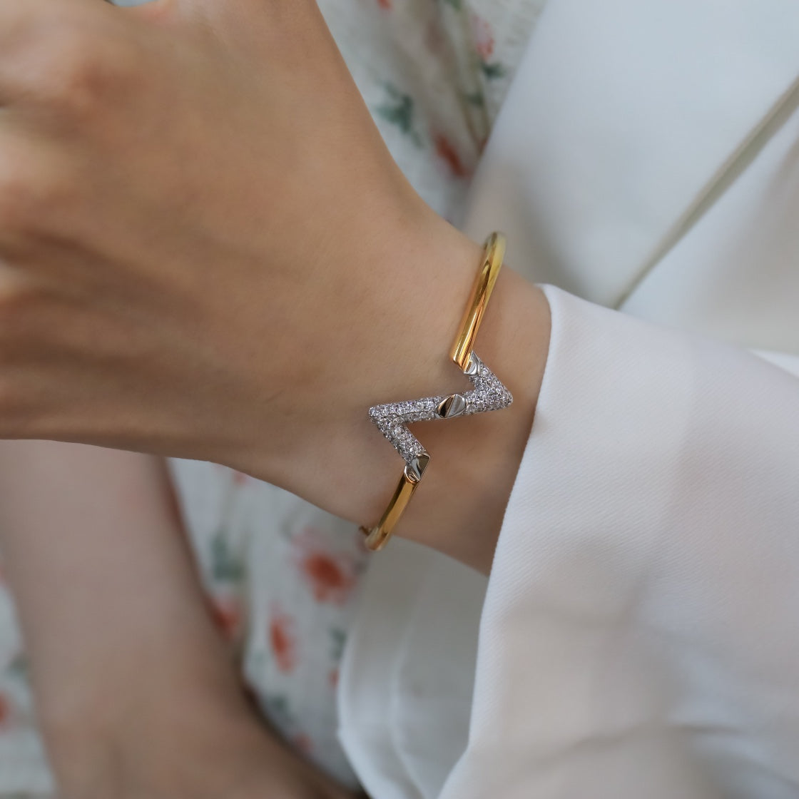 [Lunabriance]VOLTE UPSITE DOWN GOLD DIAMOND BRACELET