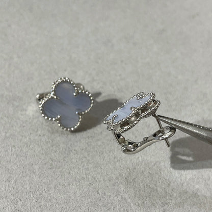 [Lunabriance]CLOVER CHALCEDONY SILVER STUD EARRINGS