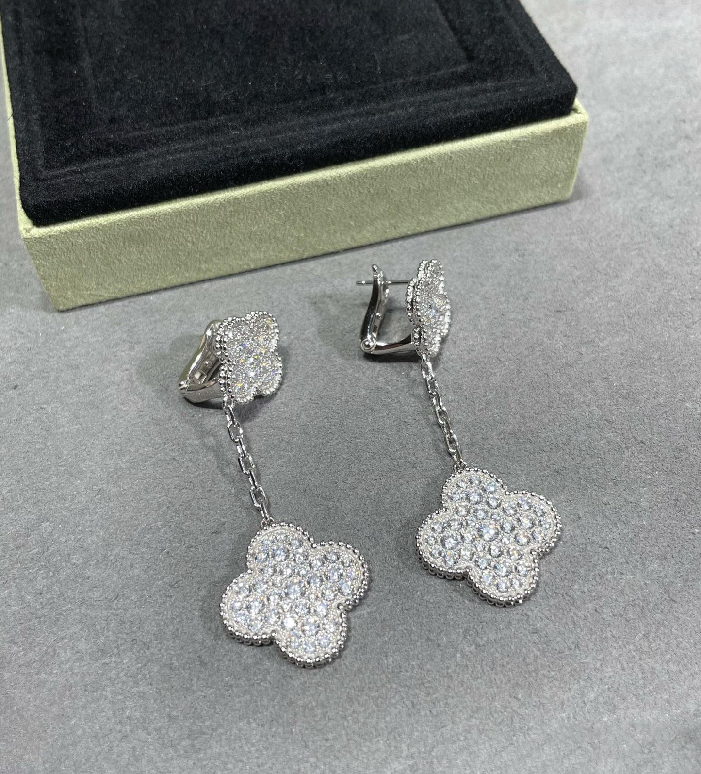 [Lunabriance]CLOVER 2 MOTIFS DIAMOND PAVED SILVER EARRINGS