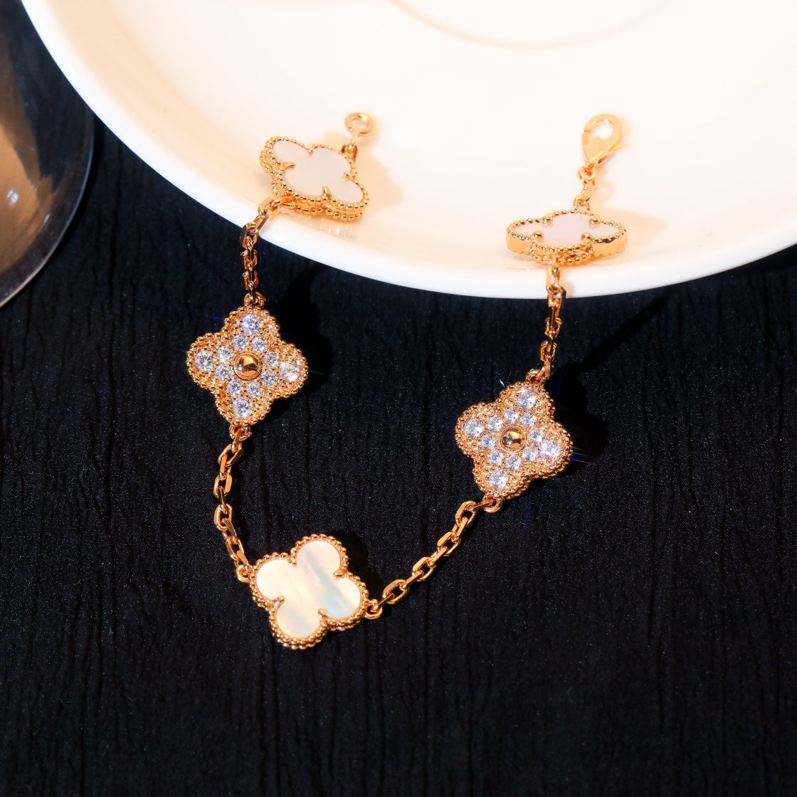 [Lunabriance]CLOVER BRACELET 5 MOTIF WHITE MOP DIAMOND