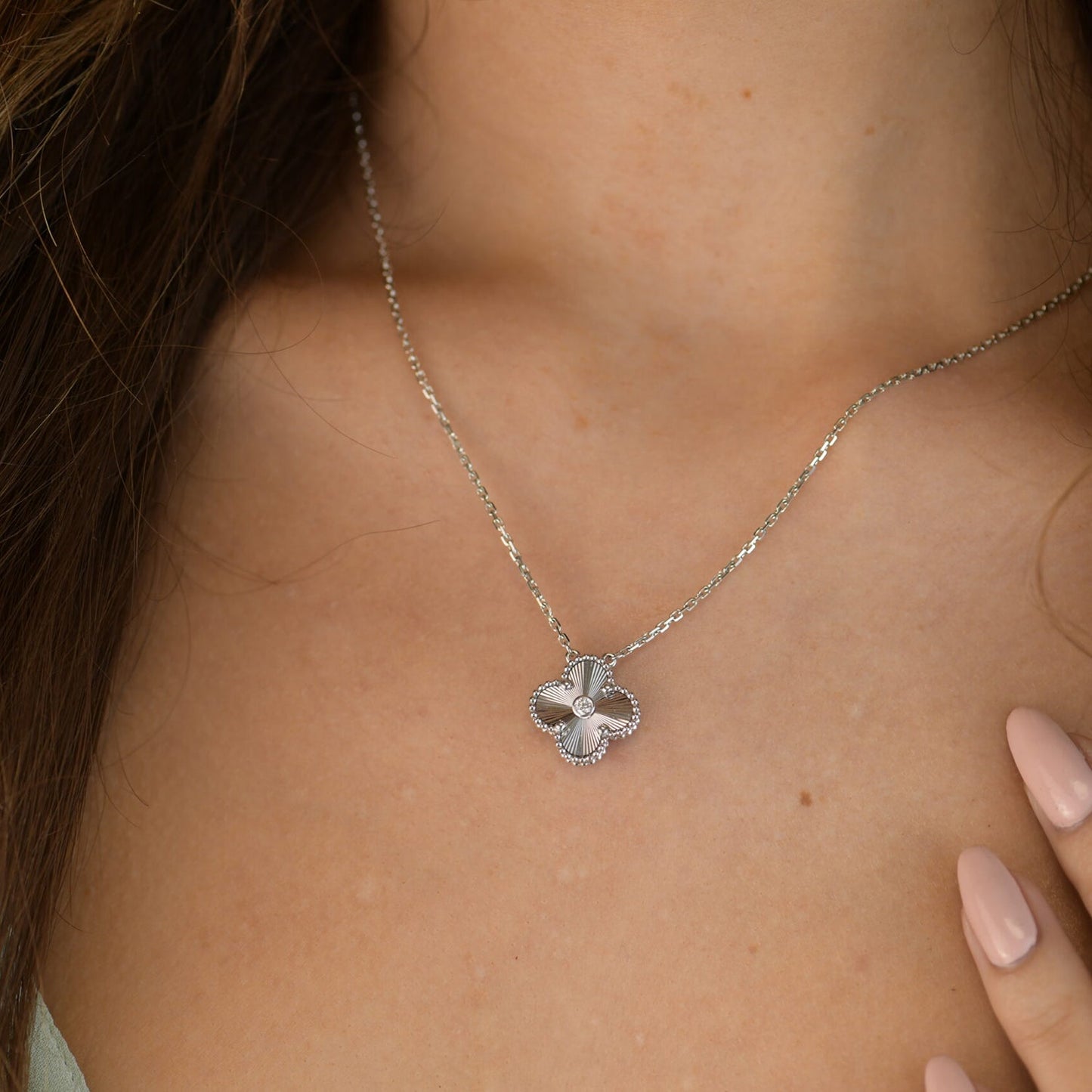 [Lunabriance]CLOVER  15MM DIAMOND LASER NECKLACE SILVER