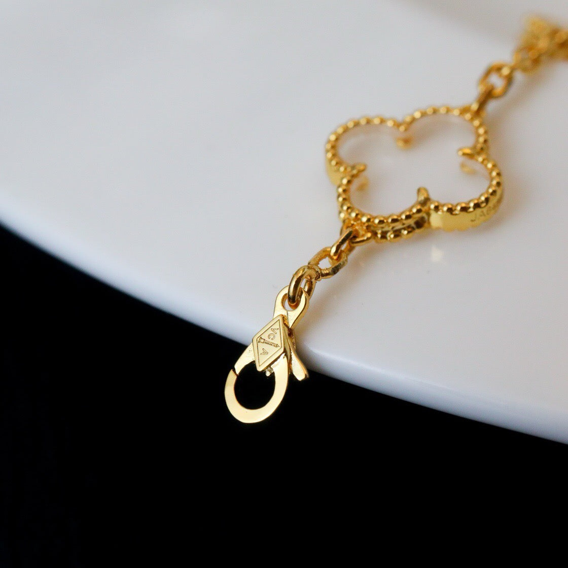 [Lunabriance]CLOVER 5 MOTIF ROCK CRYSTAL PINK GOLD BRACELET