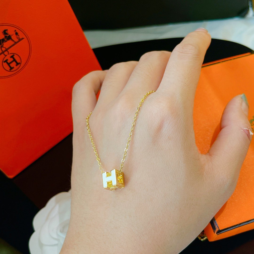 [Lunabriance]H WHITE SQUARE GOLD NECKLACE